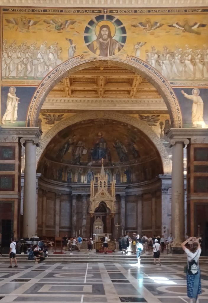 Die päpstliche Basilika St. Paul vor den Mauern.